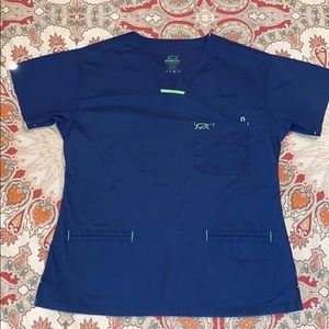 IguanaMed scrub top